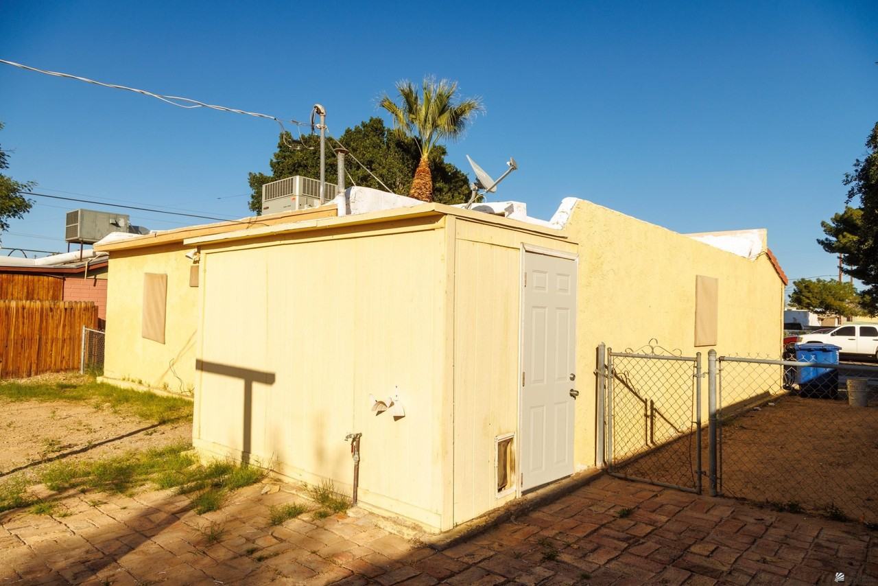 1014 S 8th Ave - Photo 7 of 23