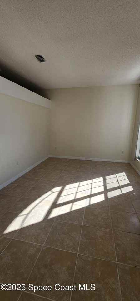 1807 Edith St Ne - Photo 4 of 28