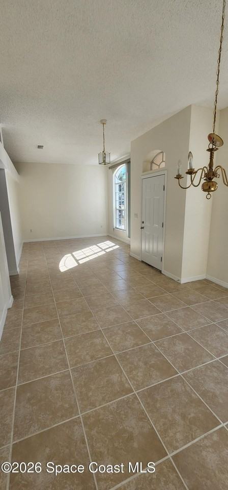 1807 Edith St Ne - Photo 6 of 28