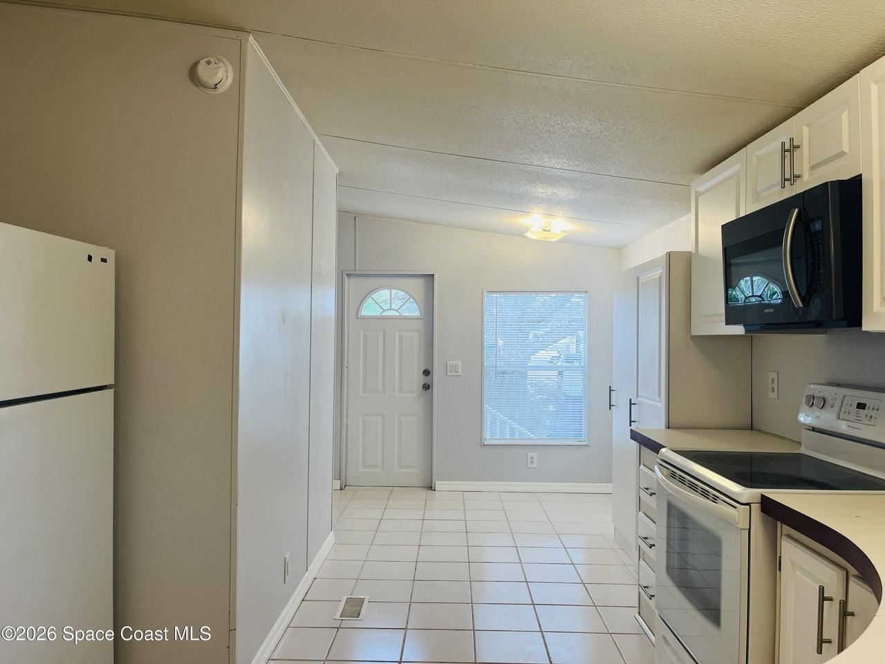 1605 Ridge Dr - Photo 6 of 15