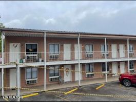 featured image of 215 E Race St