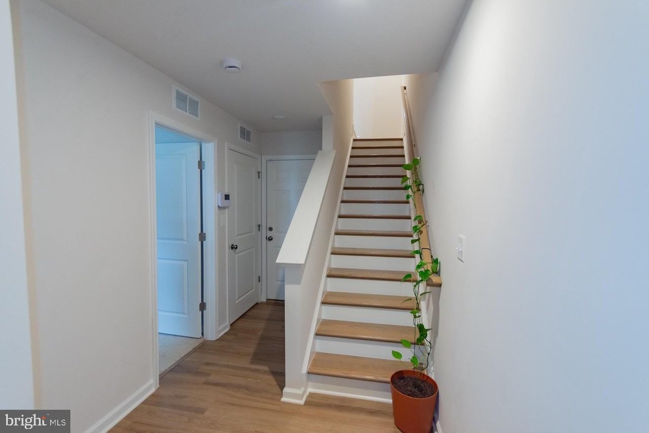 154 Coolidge Ave - Photo 2 of 42