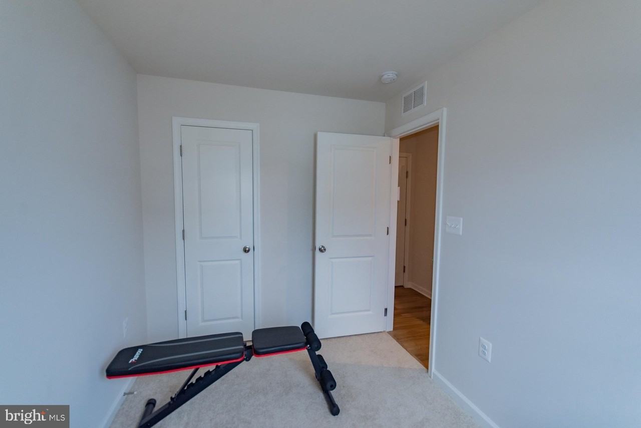 154 Coolidge Ave - Photo 6 of 42