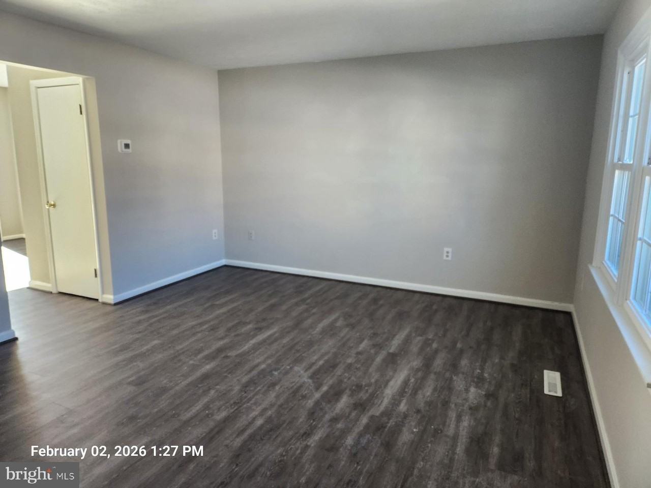 1329 Robinhood Ln - Photo 2 of 8