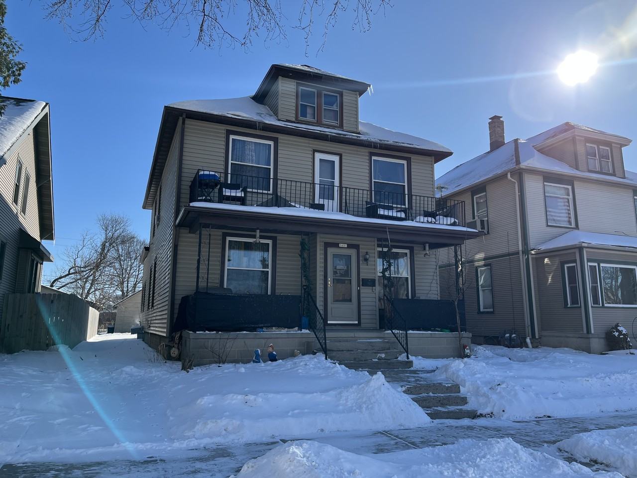 1561 N 15th St - Photo 3 of 12