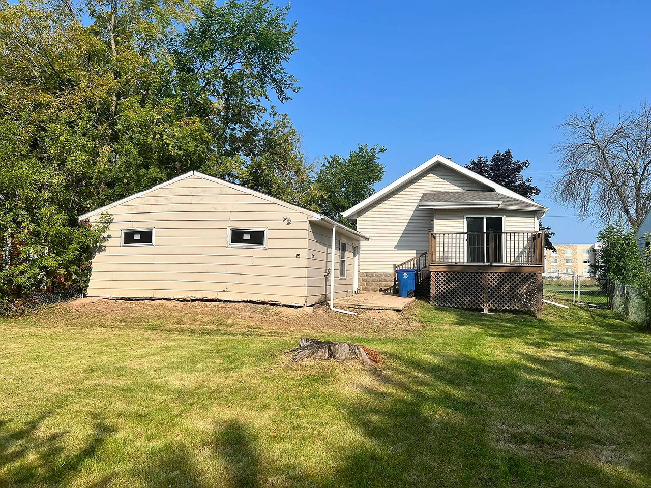 1725 Oshkosh Ave #1 - Photo 4 of 21