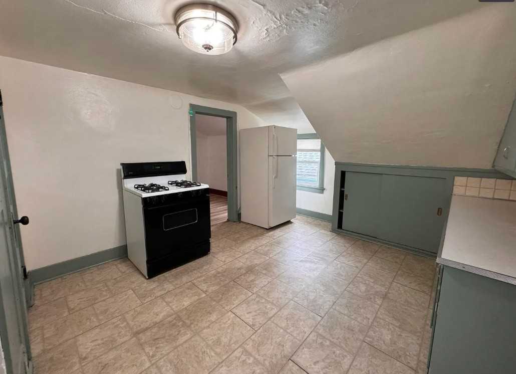 1527 Indiana Ave #1527UPPER - Photo 4 of 10