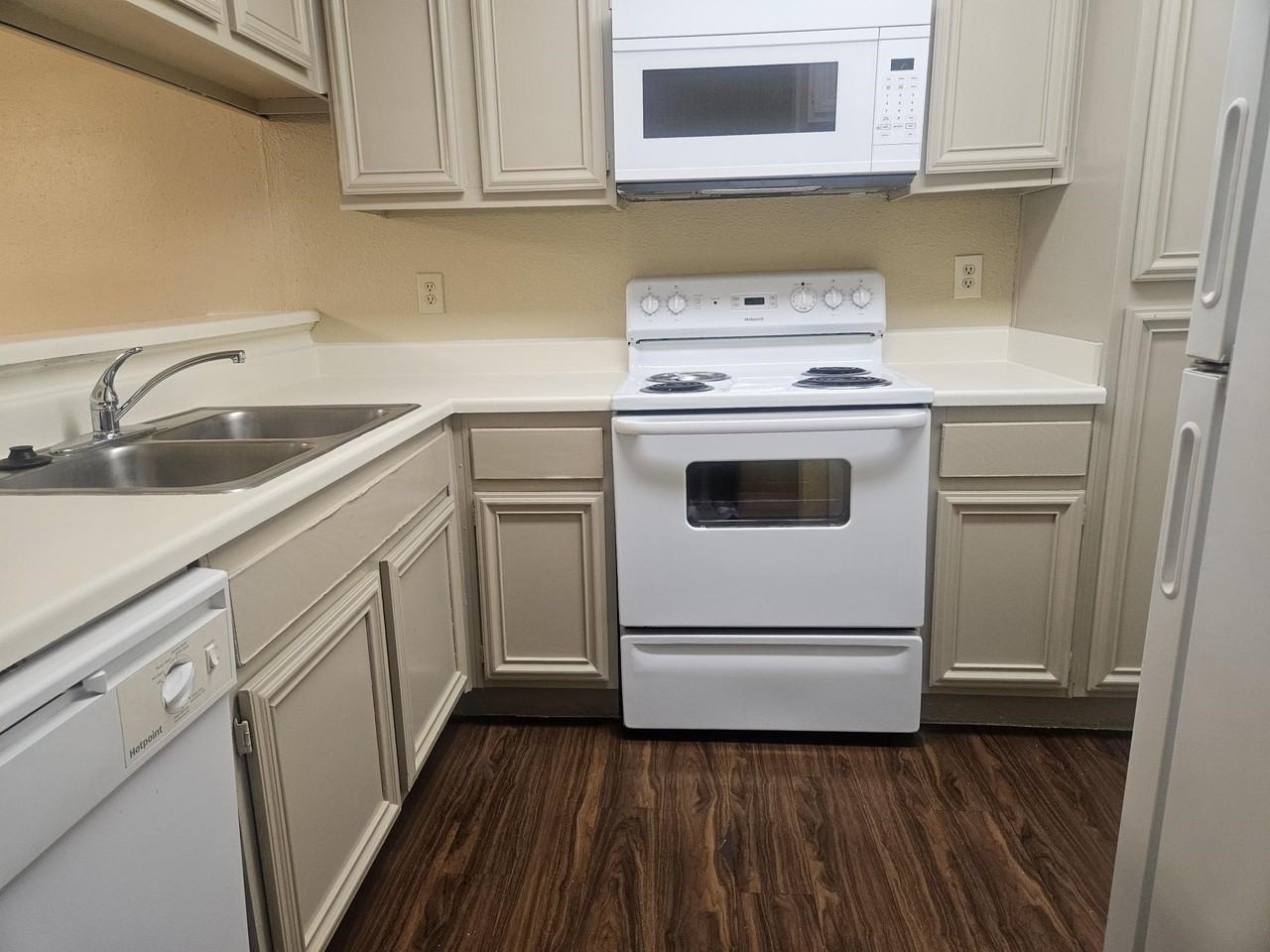 2257 Millstone Dr Units 2208D, 2212D, 2222D Drive 56 - Photo 2 of 8