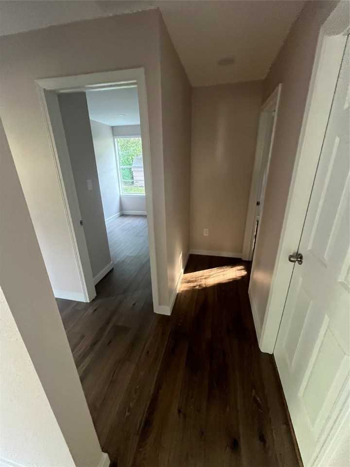 222 E Adoue St - Photo 7 of 8