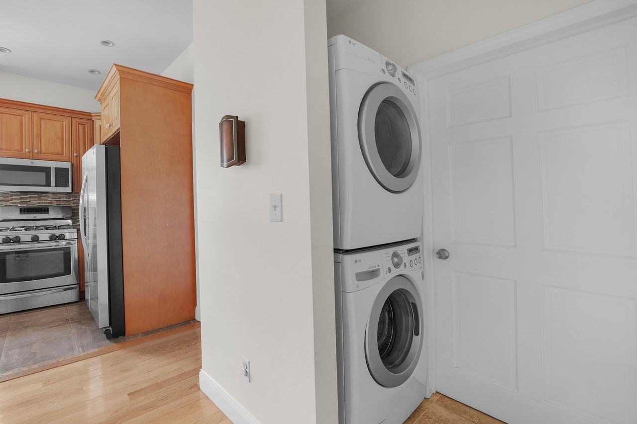 169 Sackett St - Photo 5 of 12