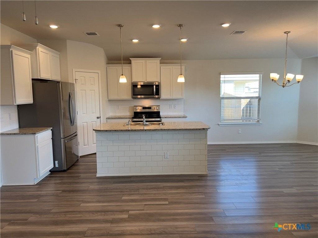 302 Saddleback Trl - Photo 5 of 33