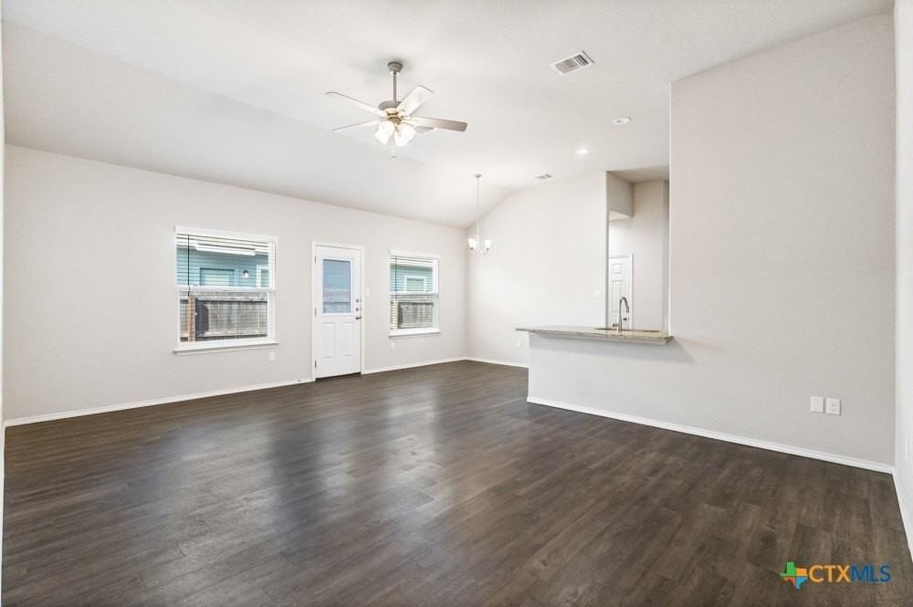 636 Heathers Way - Photo 5 of 25