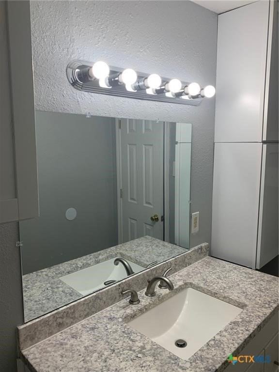 1015 Hackberry St Unit B #B - Photo 4 of 10