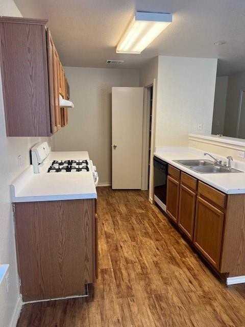 1017 Christopher Ave Apt B - Photo 7 of 29