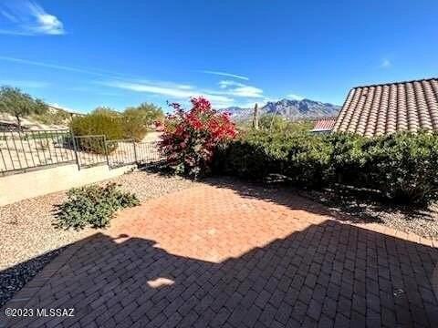 2520 W Tom Watson Dr - Photo 2 of 27