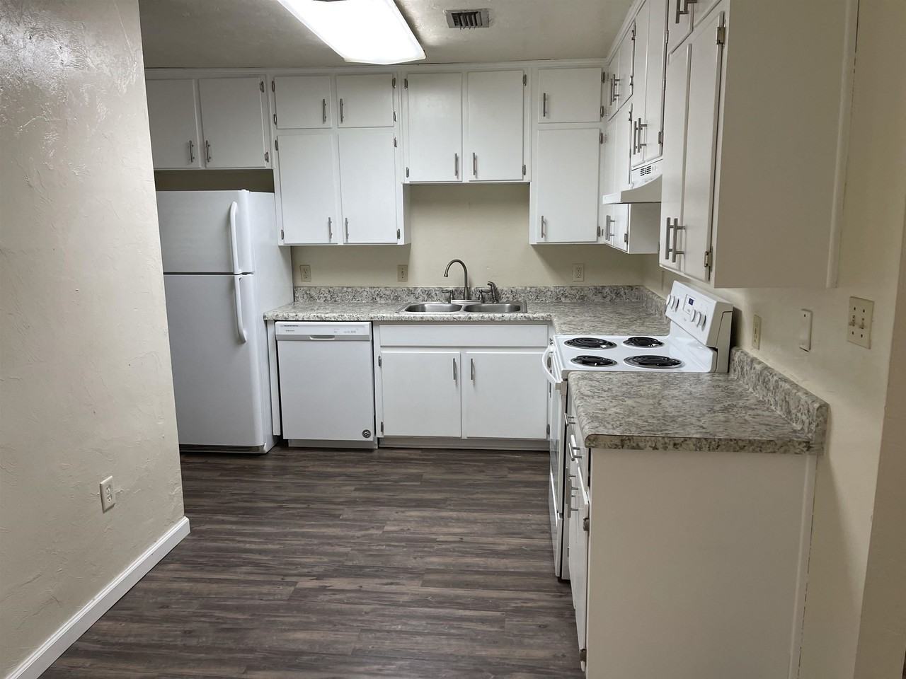 2622 Old Bainbridge Rd Apt C #C - Photo 2 of 11