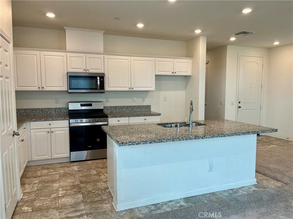 1586 Redwoods Drive Pl - Photo 4 of 19