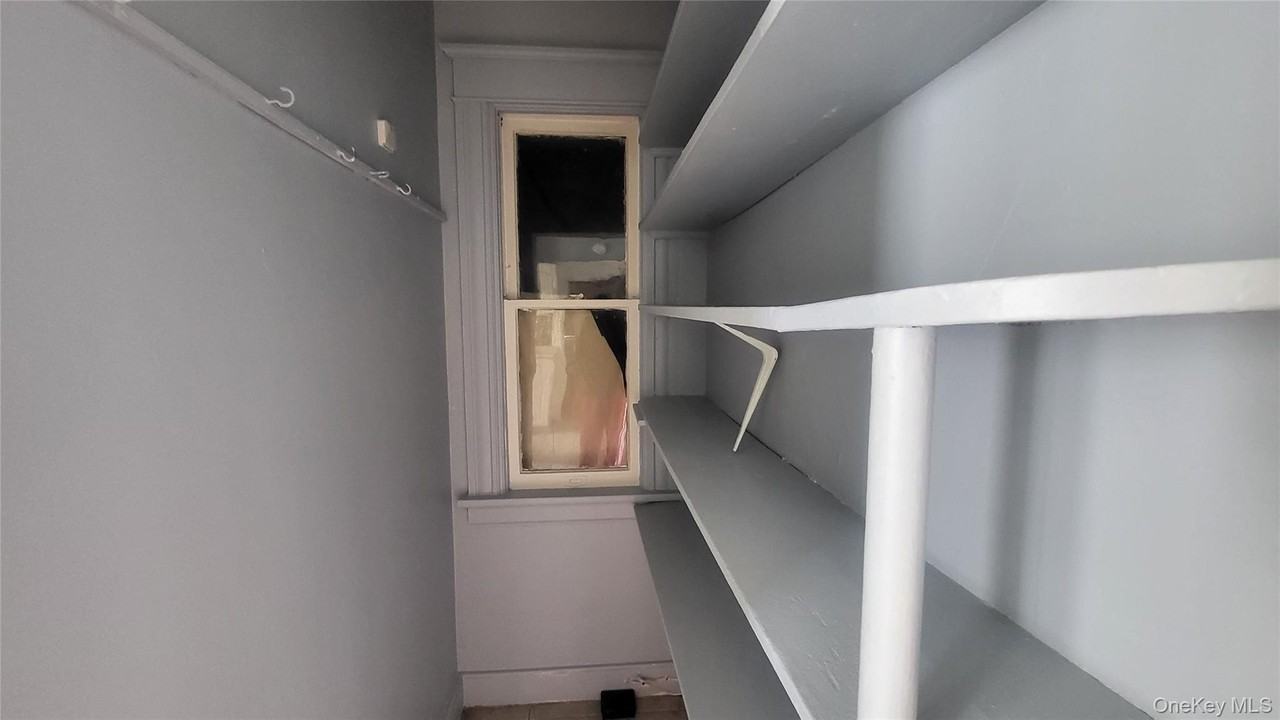 107 Smith St Unit 2 - Photo 5 of 26