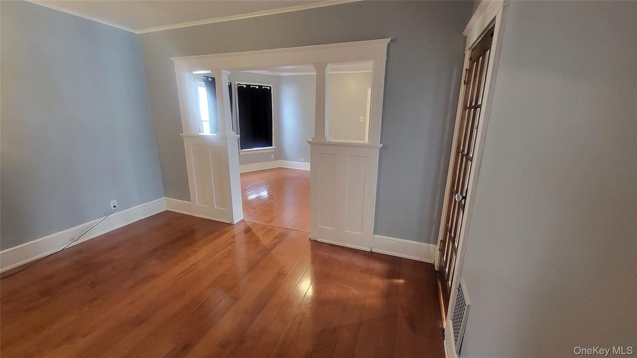 107 Smith St Unit 2 - Photo 7 of 26