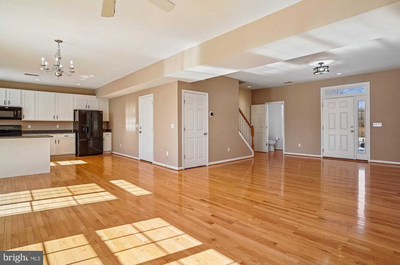 1287 Cove Dr - Photo 7 of 50