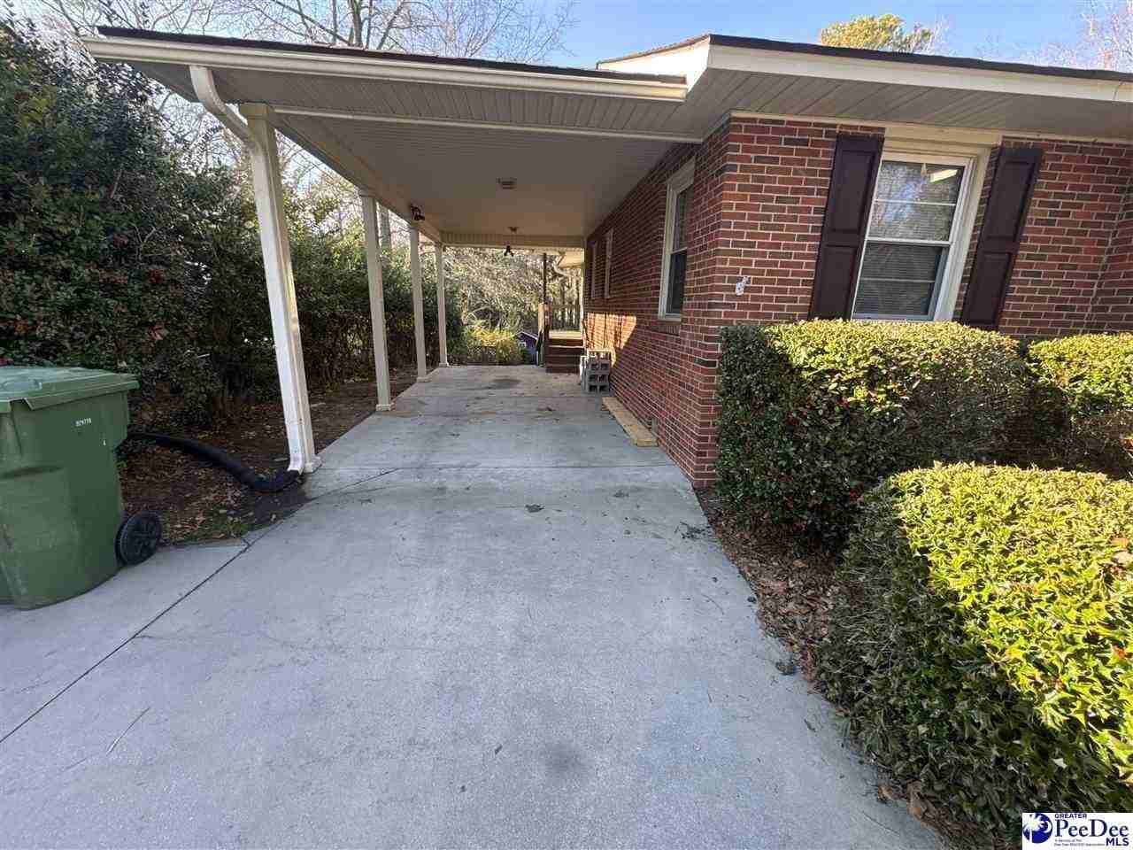 1315 Sylvan Dr - Photo 2 of 31