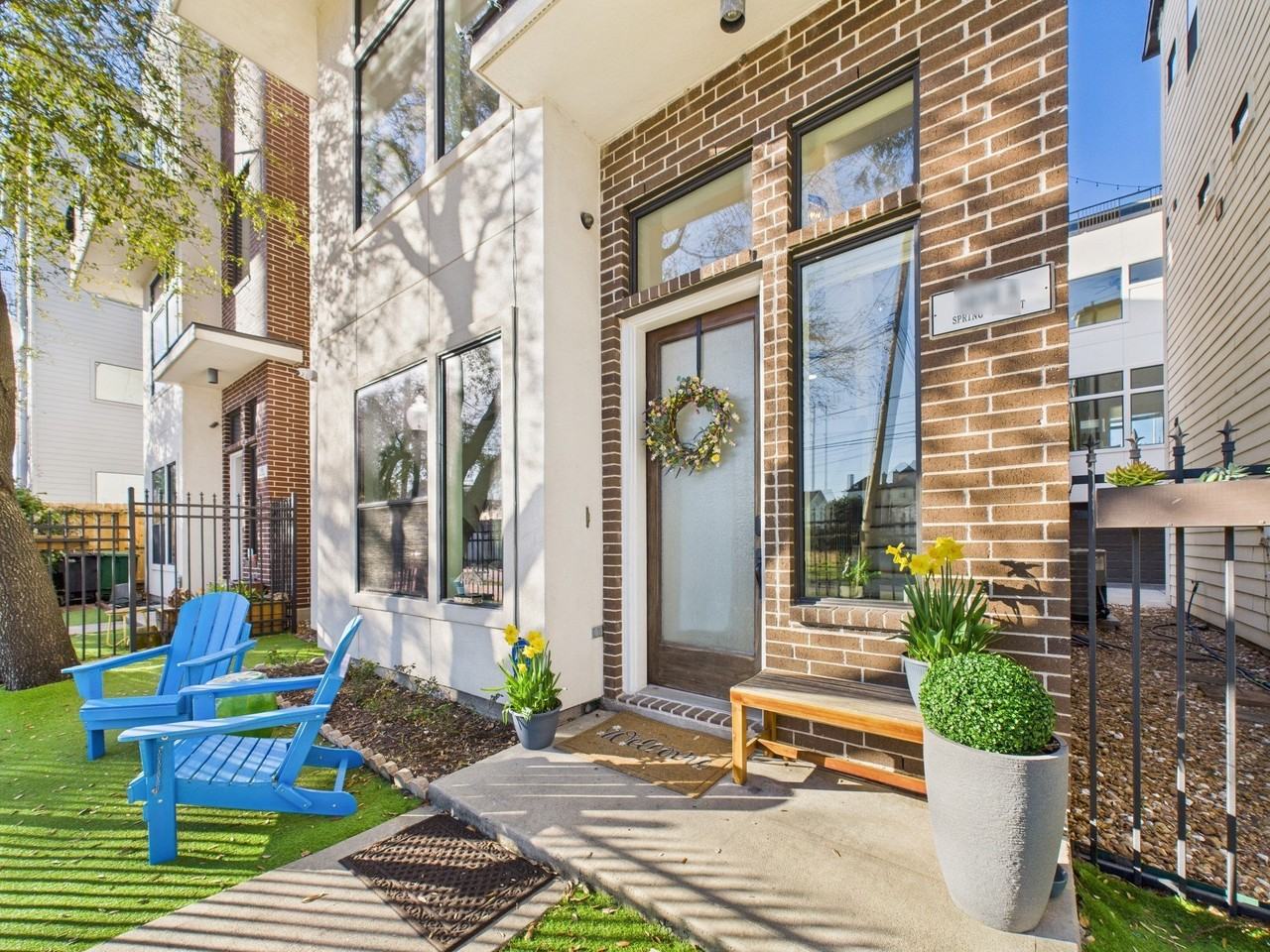 1404 Spring St - Photo 4 of 48