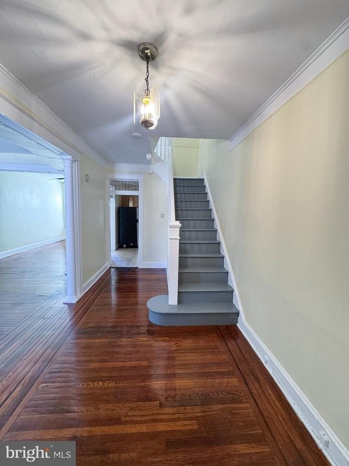 422 N Edgewood St - Photo 2 of 12