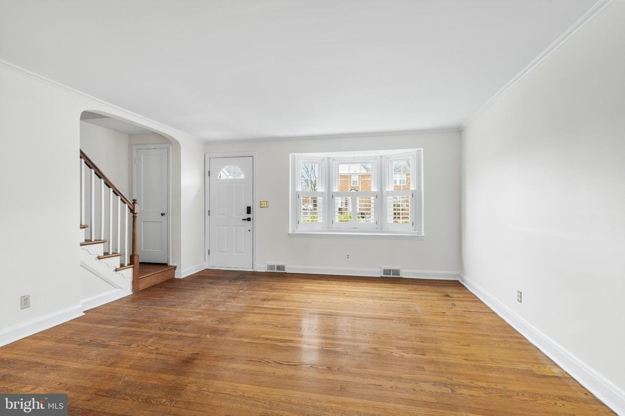 121 Hopkins Rd - Photo 3 of 22