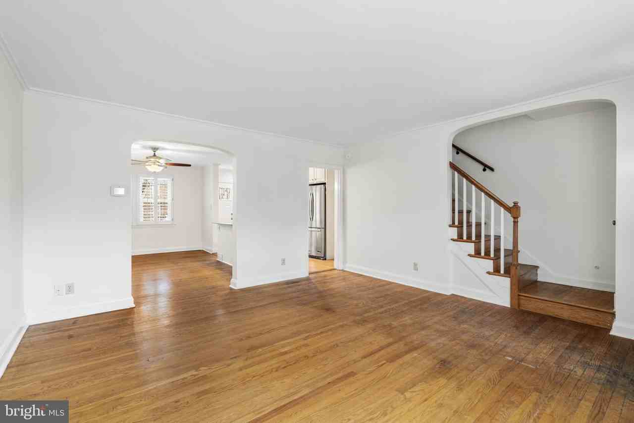 121 Hopkins Rd - Photo 4 of 22