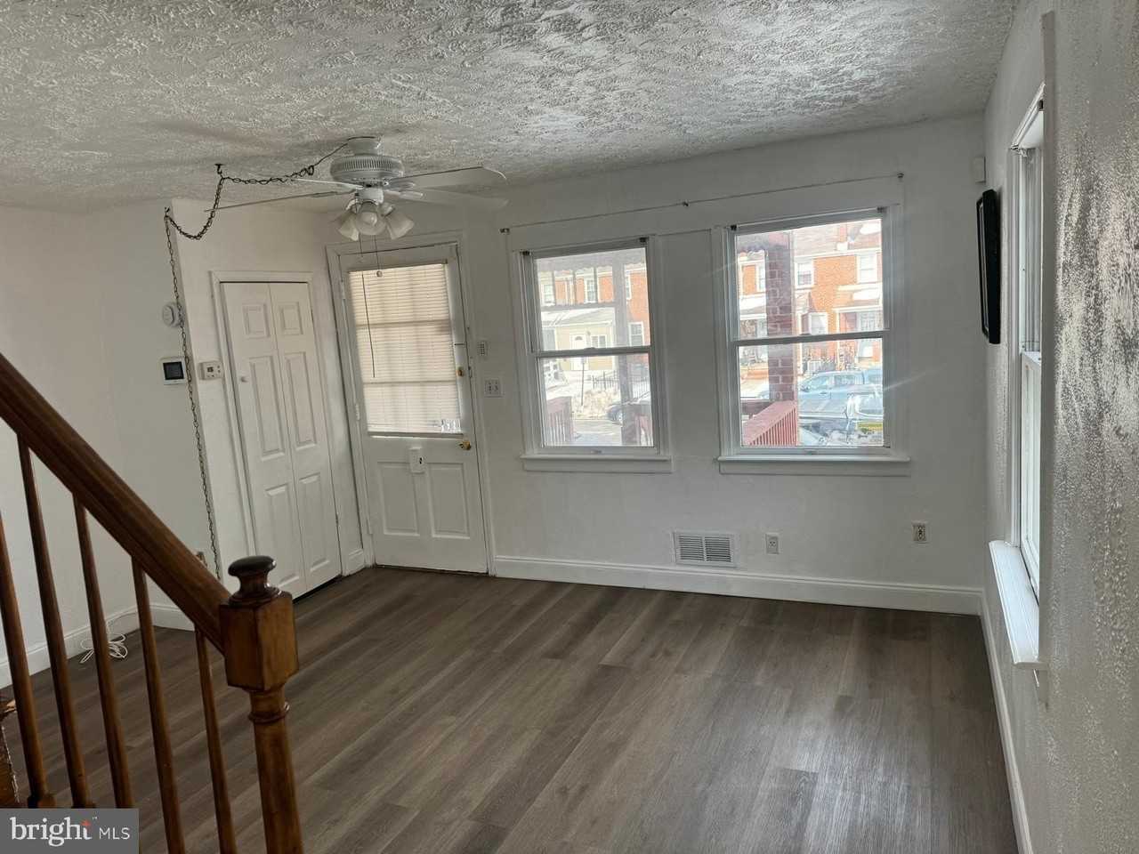 7127 Eastbrook Ave - Photo 4 of 15