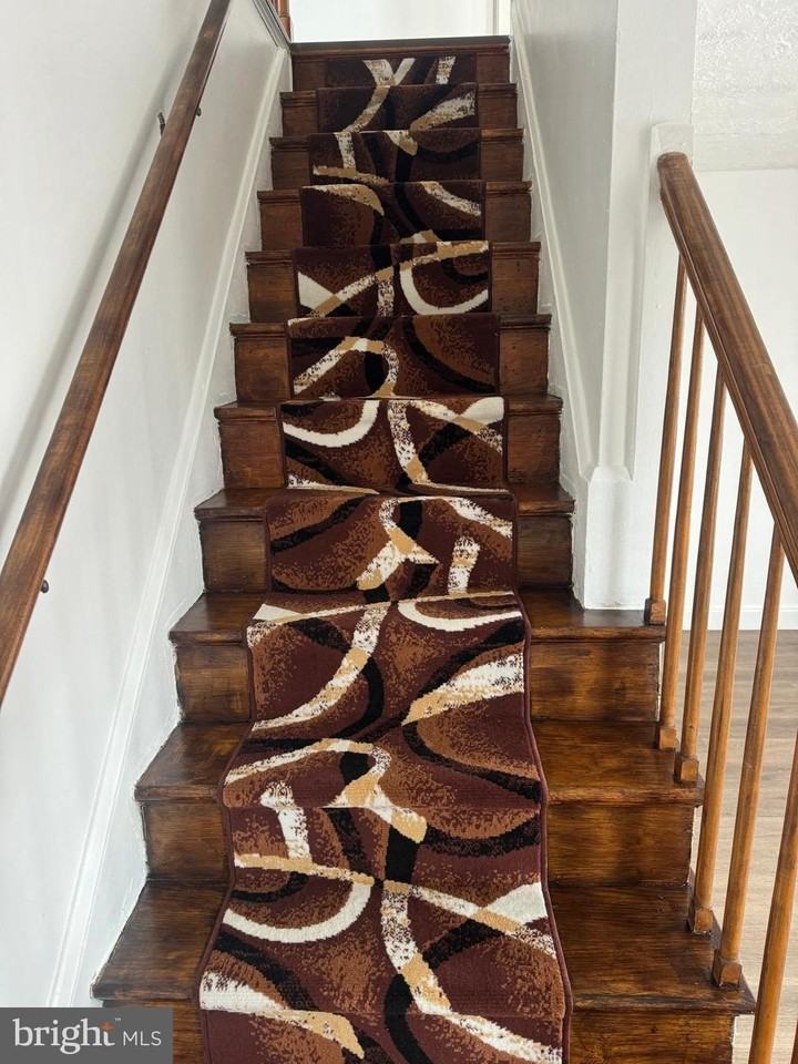 7127 Eastbrook Ave - Photo 5 of 15