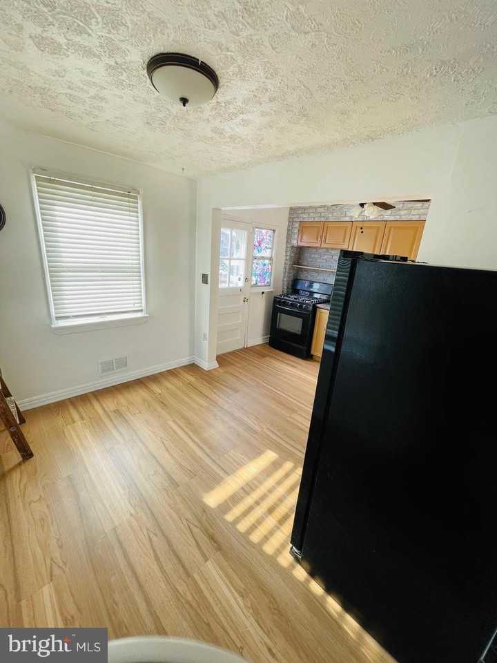 7127 Eastbrook Ave - Photo 6 of 15