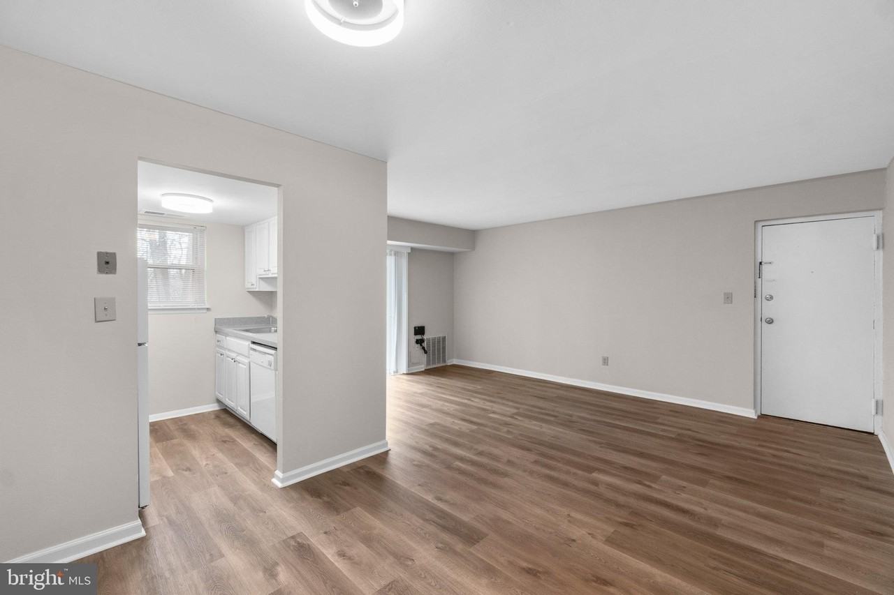 3614 Court House Dr Apt 1c #1C - Photo 7 of 19