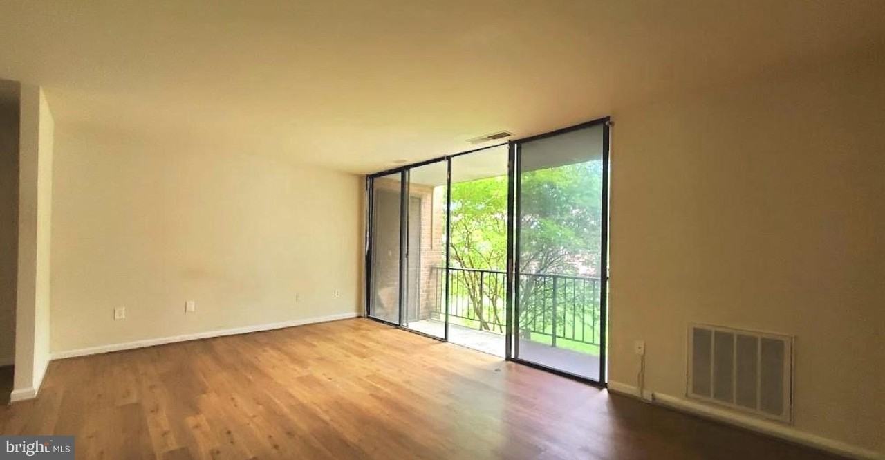 778 Quince Orchard Blvd Apt 102 #102 - Photo 4 of 23