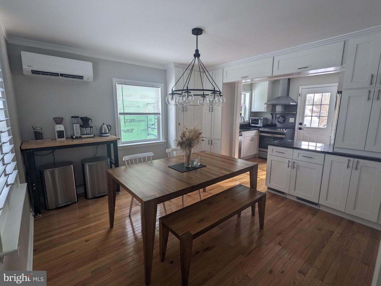 4913 Lackawanna St - Photo 4 of 10