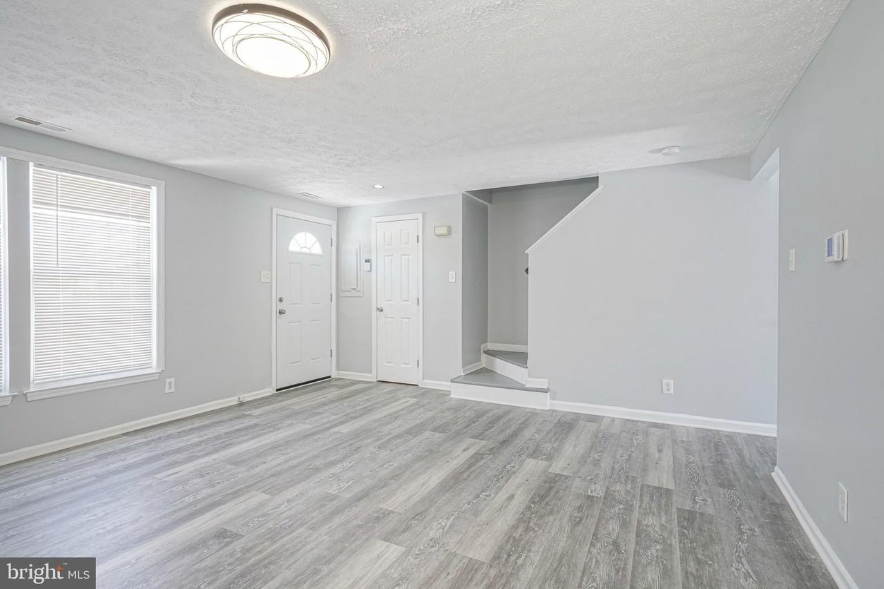 53 Victoria Manor Ct - Photo 3 of 27