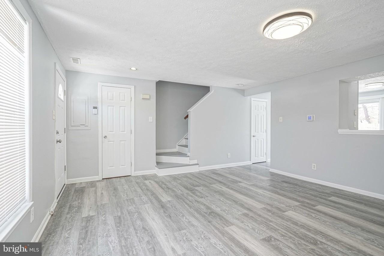 53 Victoria Manor Ct - Photo 4 of 27