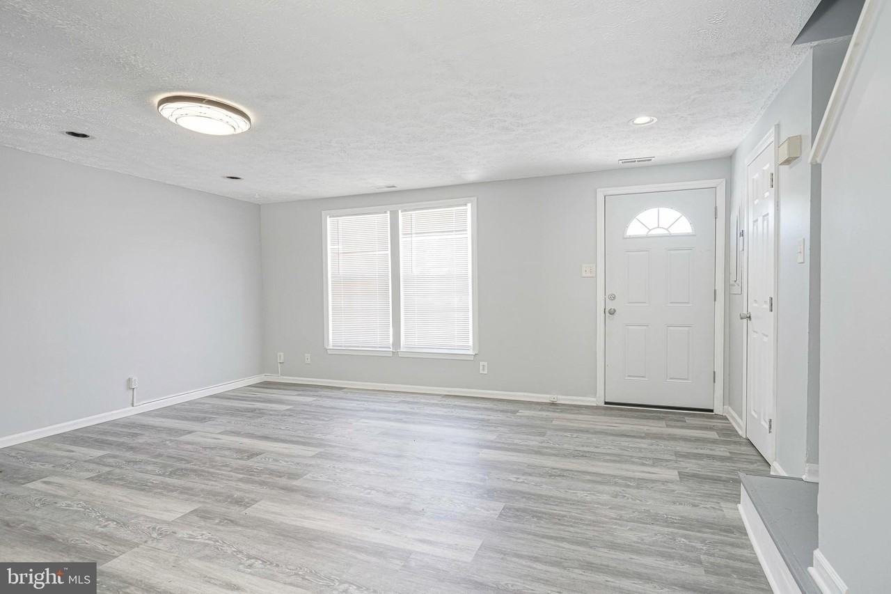 53 Victoria Manor Ct - Photo 5 of 27