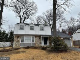 featured image of 1924 Birchwood Park Dr N