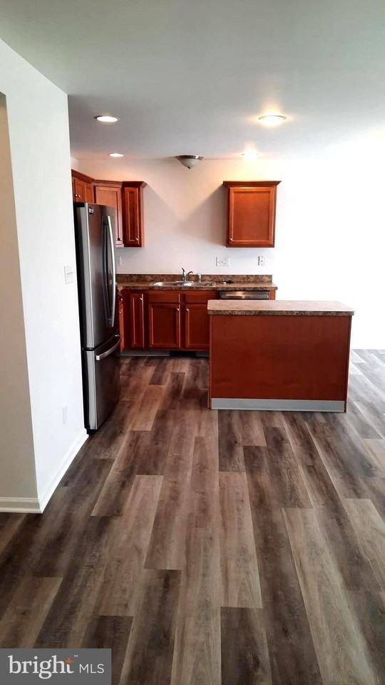 2420 Newtown Dr - Photo 4 of 20