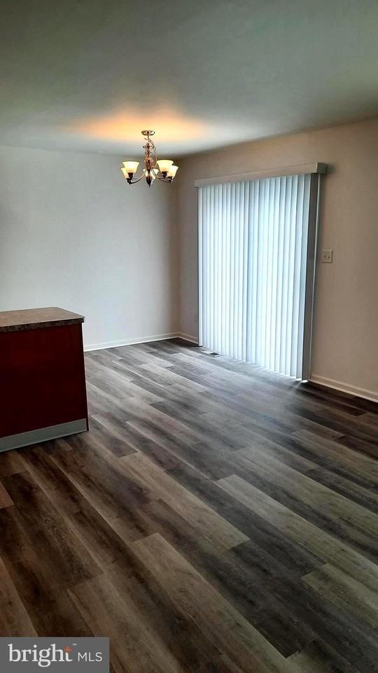 2420 Newtown Dr - Photo 5 of 20