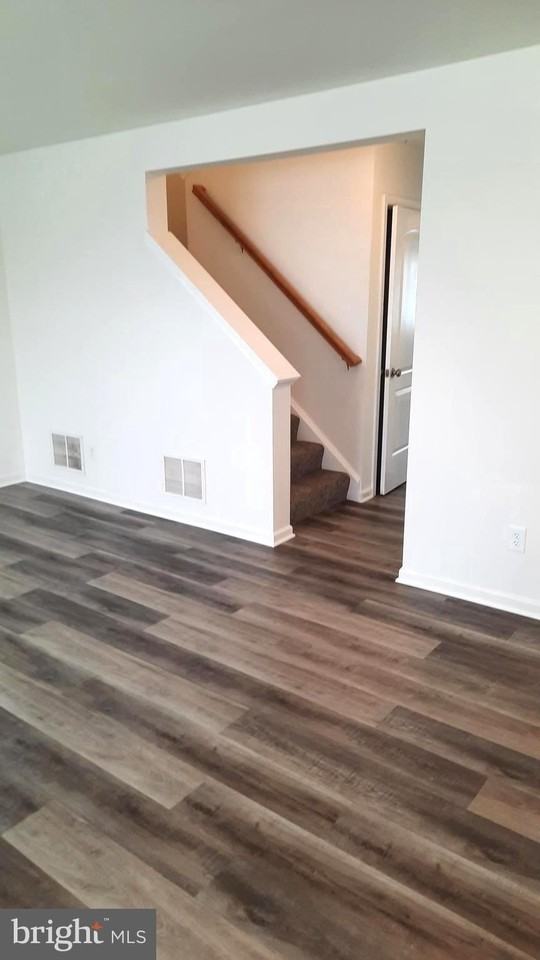 2420 Newtown Dr - Photo 7 of 20