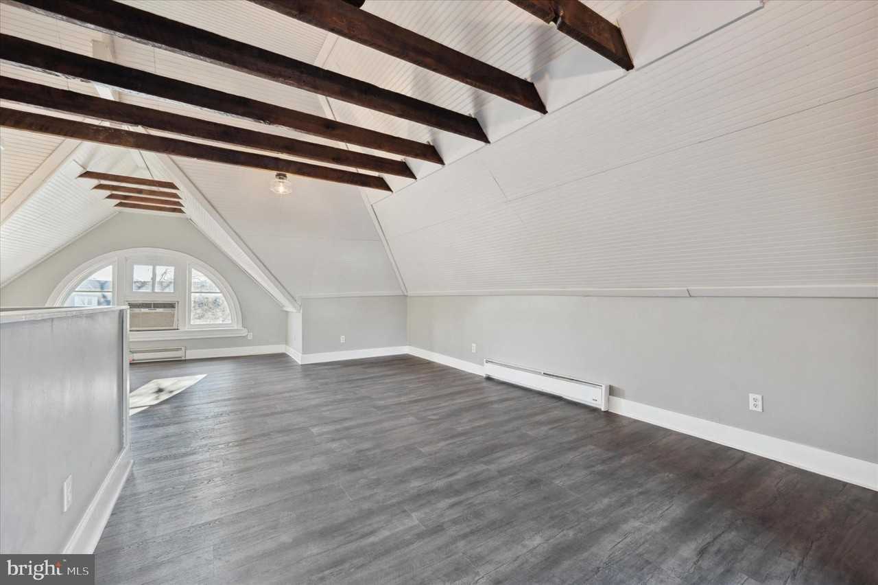 13 W Hinckley Ave Unit 3 #3 - Photo 4 of 15