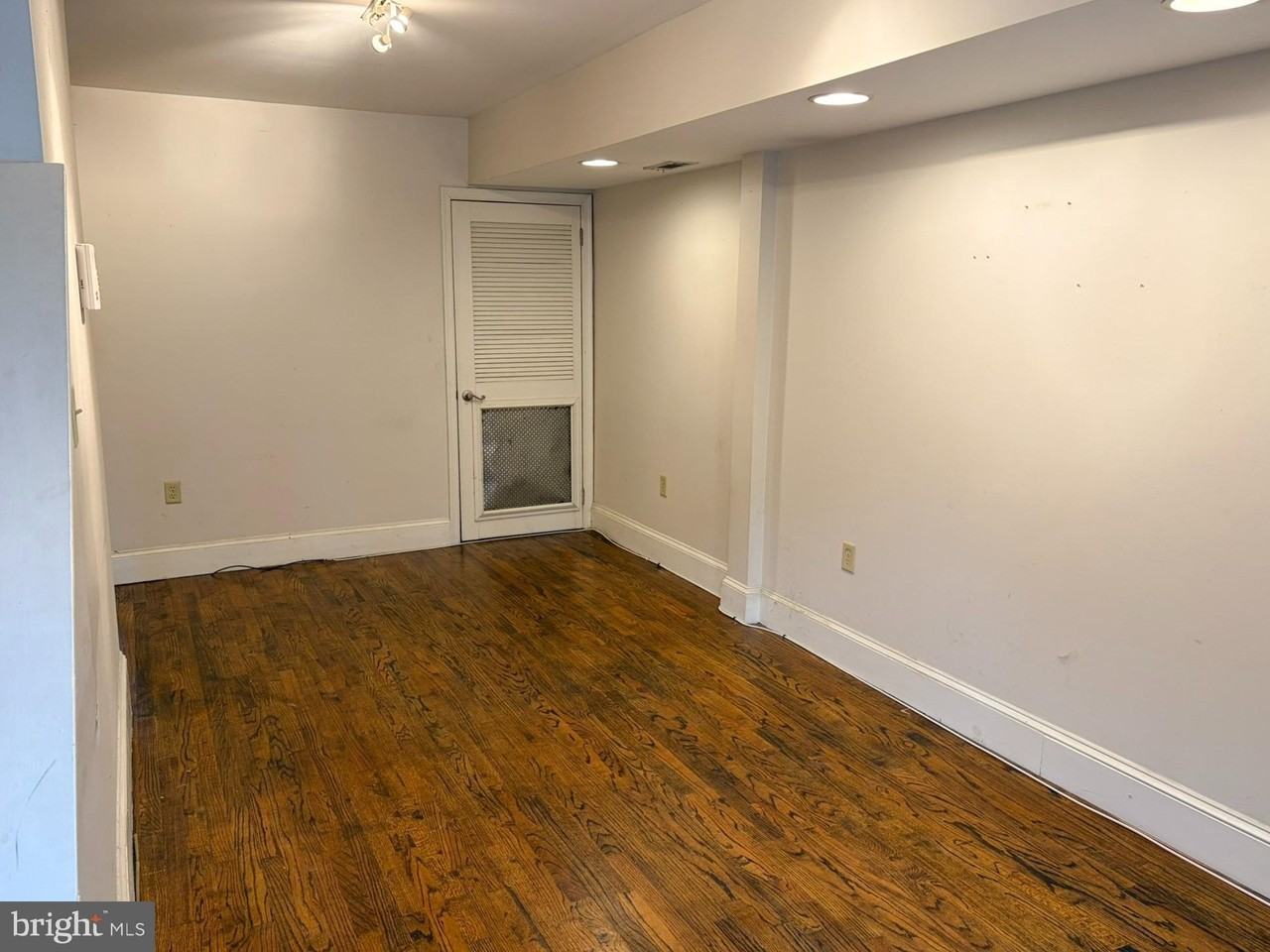 220 1/2 N Duke St - Photo 3 of 16