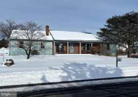 featured image of 305 W Spruce St