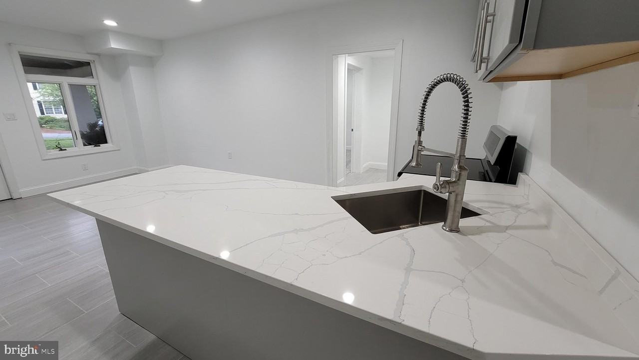 5805 26th St N Unit 1 #1 - Photo 4 of 50