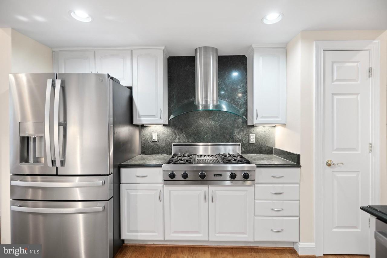 508 S Fayette St - Photo 4 of 46