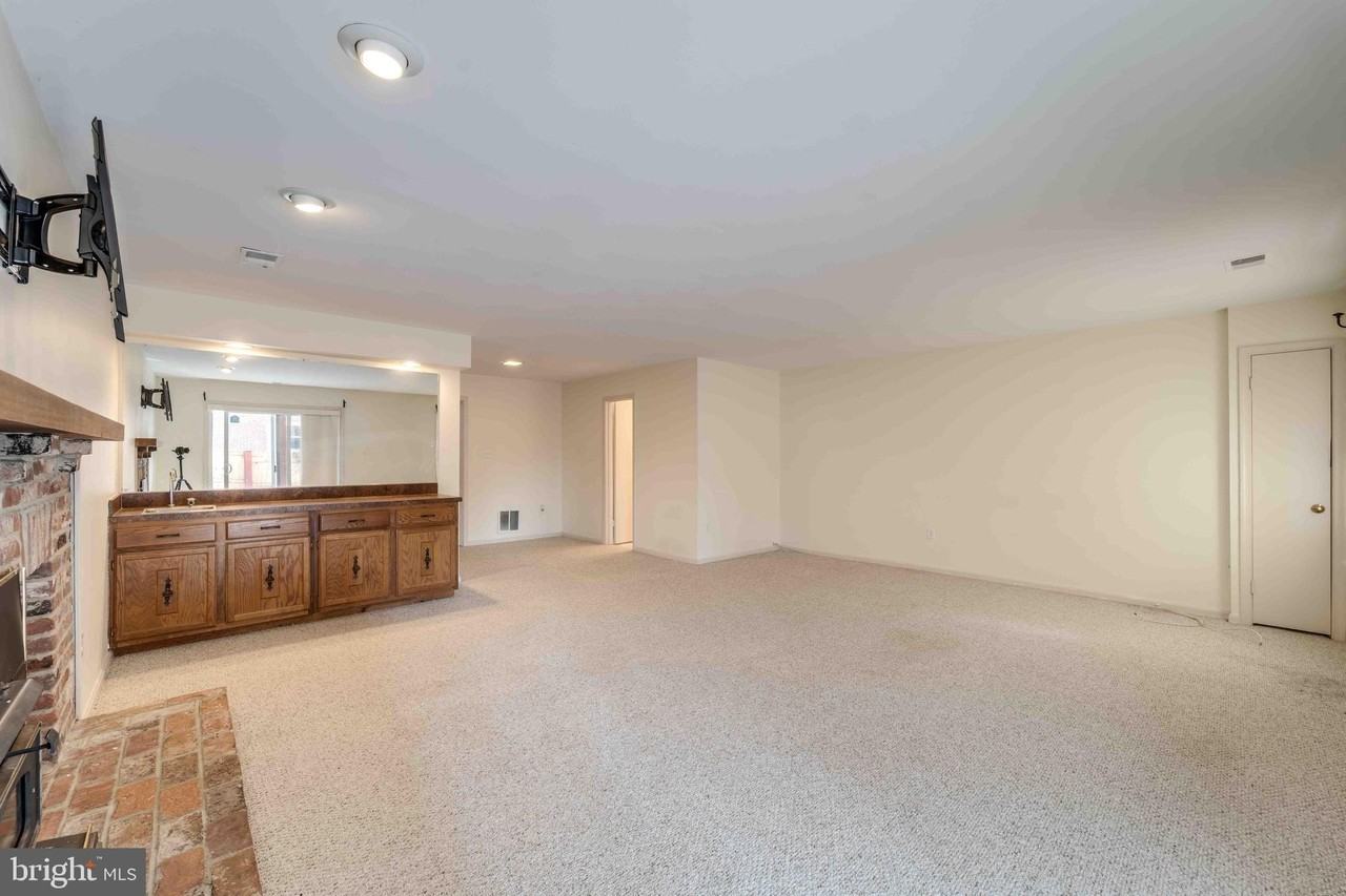 7713 Bristol Square Ct - Photo 6 of 41