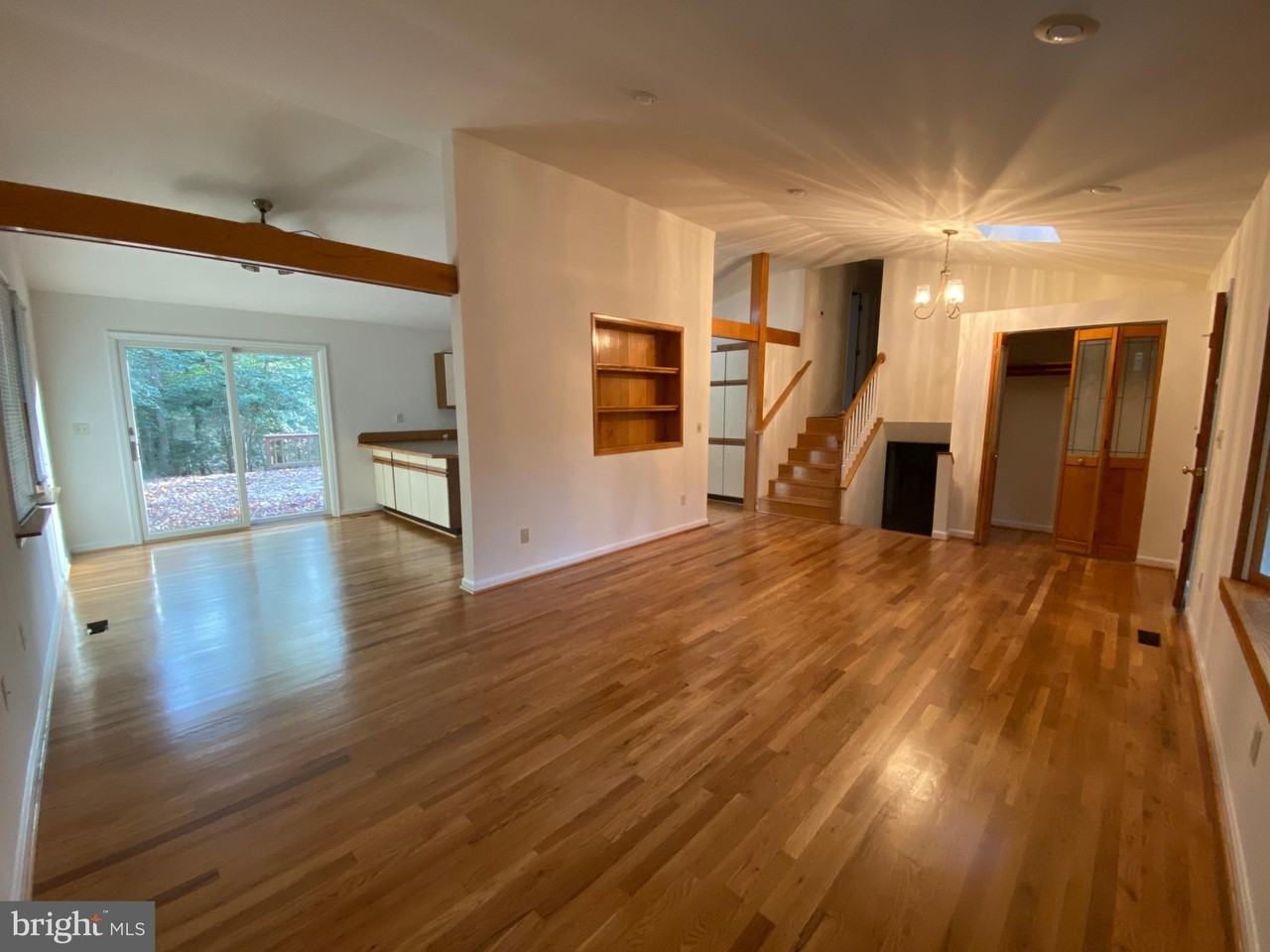 7402 Kings Hwy - Photo 3 of 12