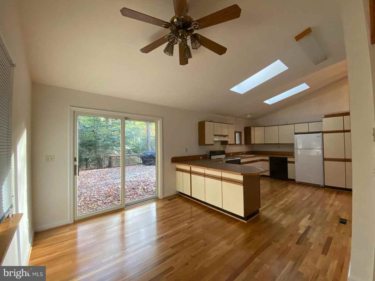 7402 Kings Hwy - Photo 4 of 12